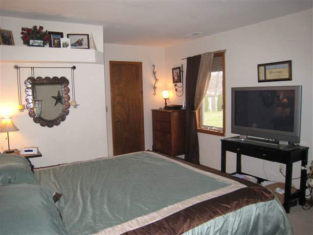 1104 Elm St, Auburn, IN 46706 photo 9