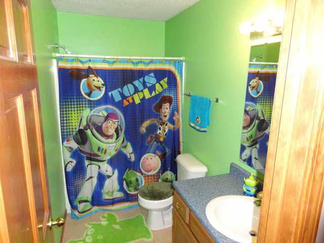 2114 Glen Hollow Dr, Auburn, IN 46706 photo 9