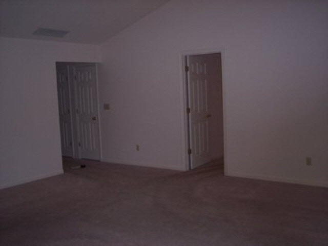 906 Elm St, Auburn, IN 46706 photo 3