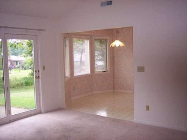 906 Elm St, Auburn, IN 46706 photo 5