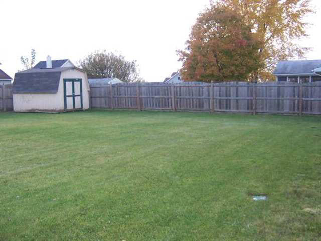 204 Meadowmere Dr, Butler, IN 46721 photo 15