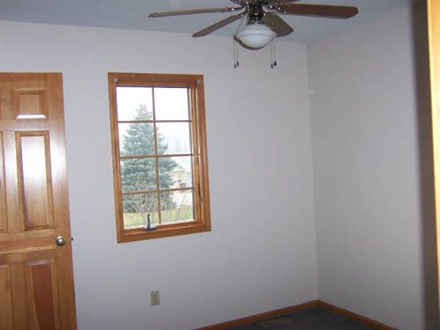204 Meadowmere Dr, Butler, IN 46721 photo 10