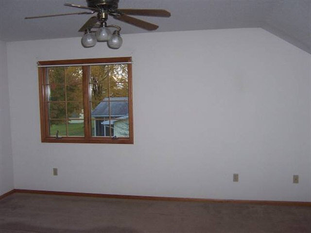 204 Meadowmere Dr, Butler, IN 46721 photo 7