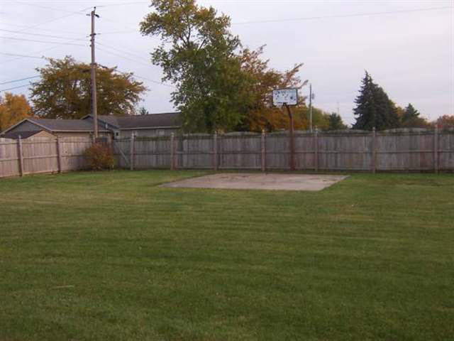 204 Meadowmere Dr, Butler, IN 46721 photo 14