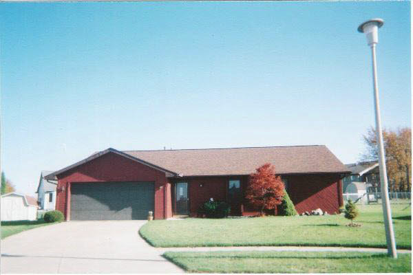 1117 Zimmerman Dr, Auburn, IN 46706 photo 1