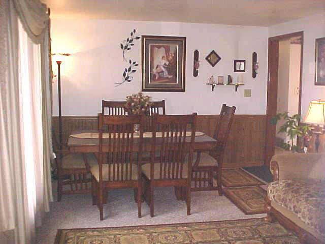 307 Wright St, Ligonier, IN 46767 photo 4