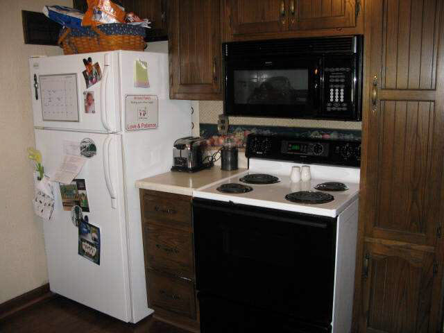 320 N John St, Butler, IN 46721 photo 5