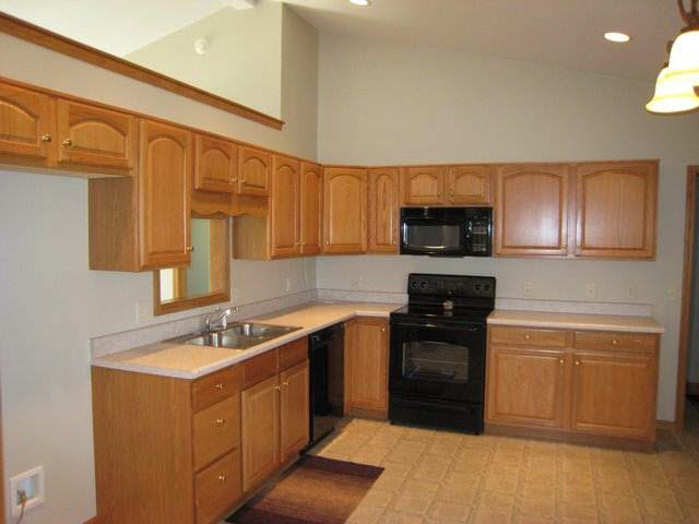 1304 Virginia Ln, Auburn, IN 46706 photo 4