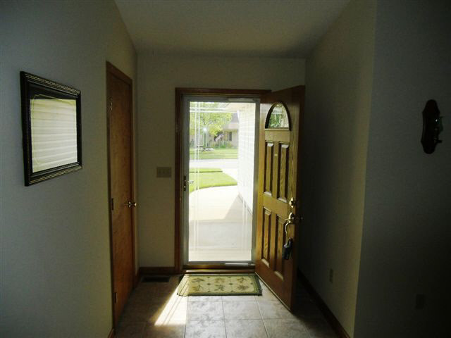 543 Warren Dr, Kendallville, IN 46755 photo 5