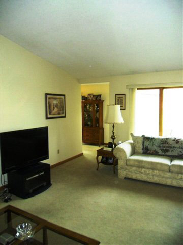 543 Warren Dr, Kendallville, IN 46755 photo 10