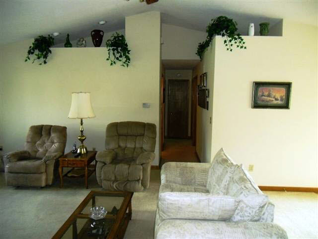 543 Warren Dr, Kendallville, IN 46755 photo 7