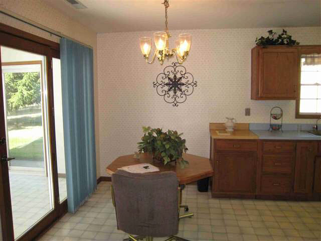 1001 Elm St, Auburn, IN 46706 photo 5
