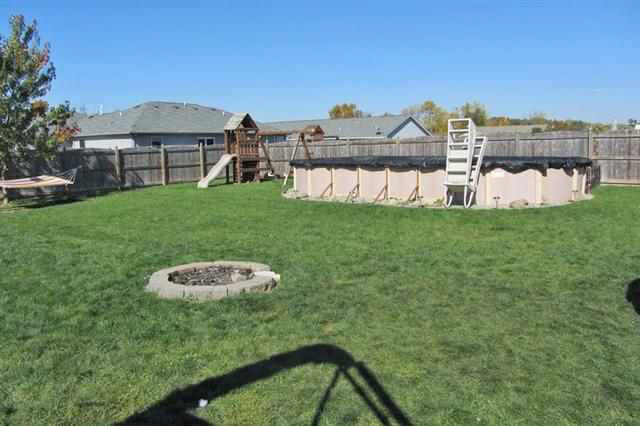 204 N Deborah Dr, Fremont, IN 46737 photo 3
