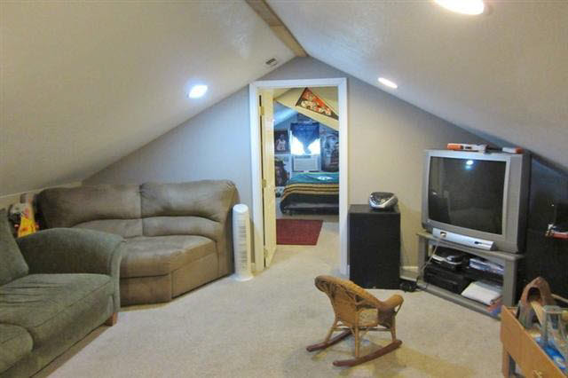 204 N Deborah Dr, Fremont, IN 46737 photo 8