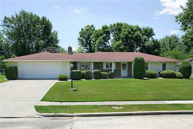 411 Duryea Dr, Auburn, IN 46706 photo 1