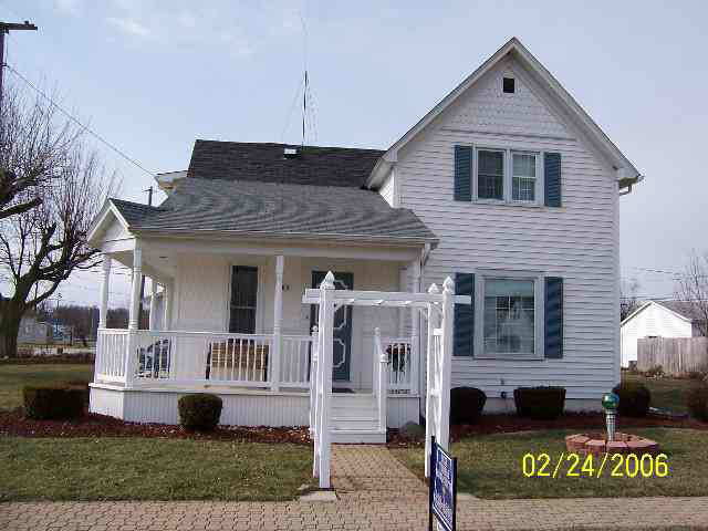 406 S Main St, Laotto, IN 46763 photo 1