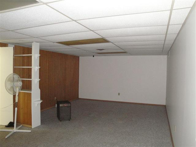 602 Sixth St, Howe, IN 46746 photo 17