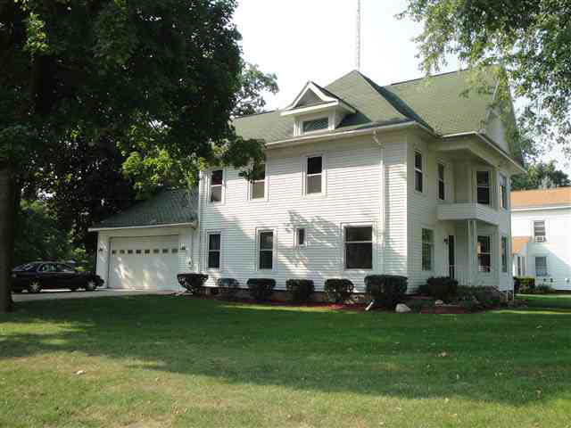 602 Sixth St, Howe, IN 46746 photo 1