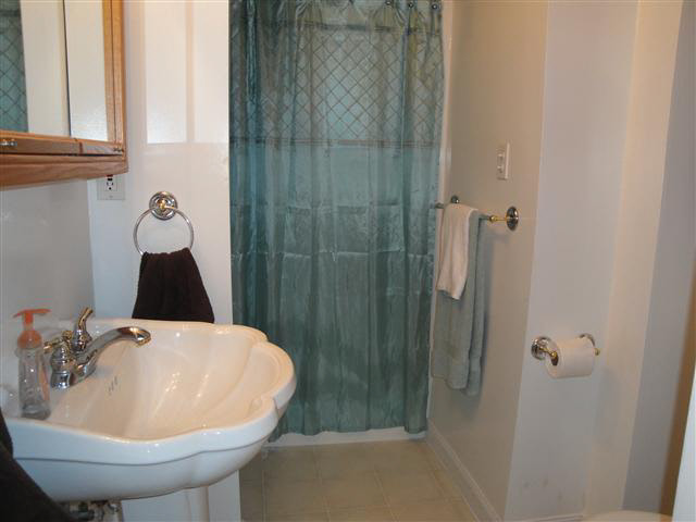 602 Sixth St, Howe, IN 46746 photo 4