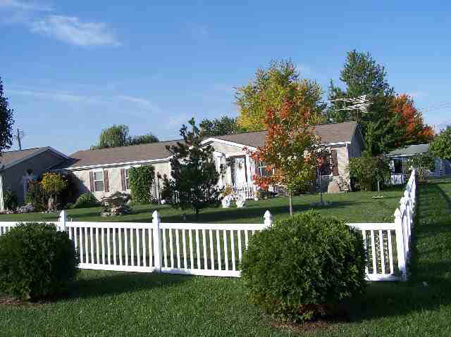 130 E Hillcrest, Topeka, IN 46571 photo 1