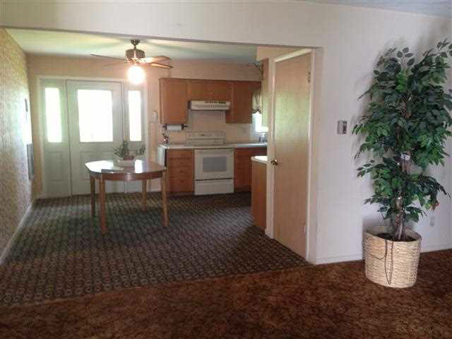 225 E Davis, Shipshewana, IN 46565 photo 11