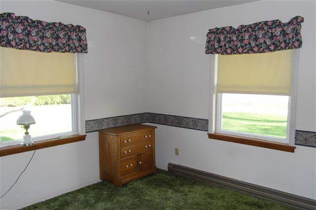 225 E Davis, Shipshewana, IN 46565 photo 15