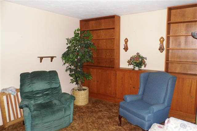 225 E Davis, Shipshewana, IN 46565 photo 10