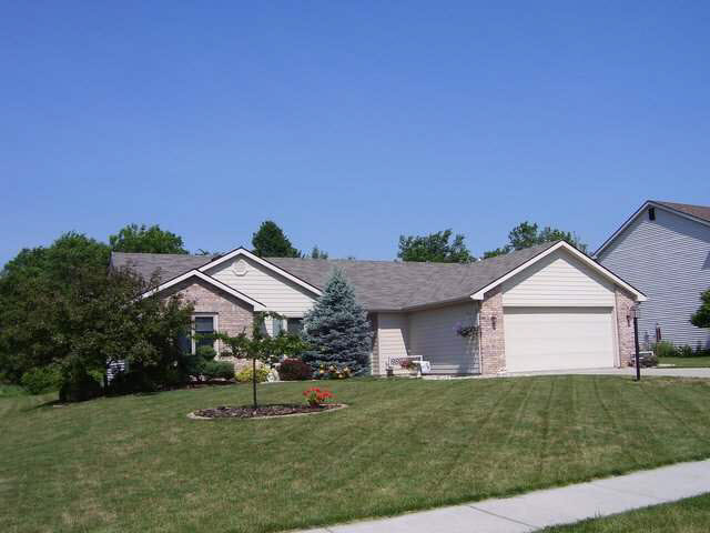 2111 Laforge Ln, Auburn, IN 46706 photo 1