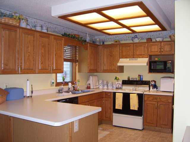 2111 Laforge Ln, Auburn, IN 46706 photo 2