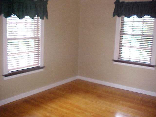 112 N Cleveland St, Auburn, IN 46706 photo 8