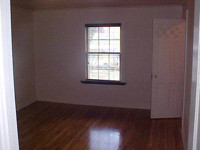 112 N Cleveland St, Auburn, IN 46706 photo 9