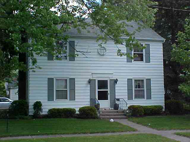 112 N Cleveland St, Auburn, IN 46706 photo 1