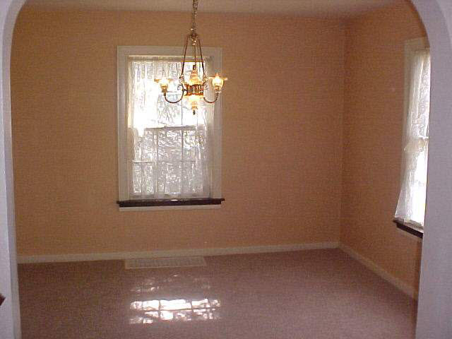 112 N Cleveland St, Auburn, IN 46706 photo 7