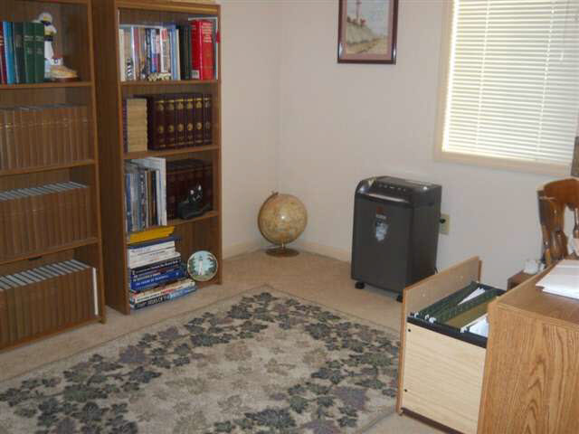1303 Elm St, Auburn, IN 46706 photo 10