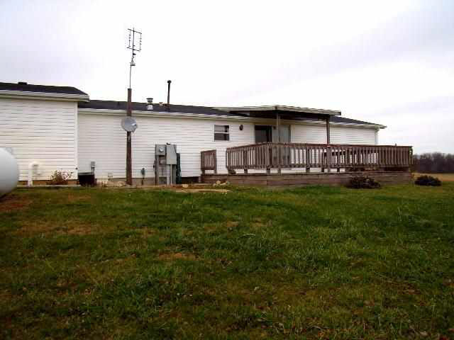 1749 W 175 S, Angola, IN 46703 photo 4