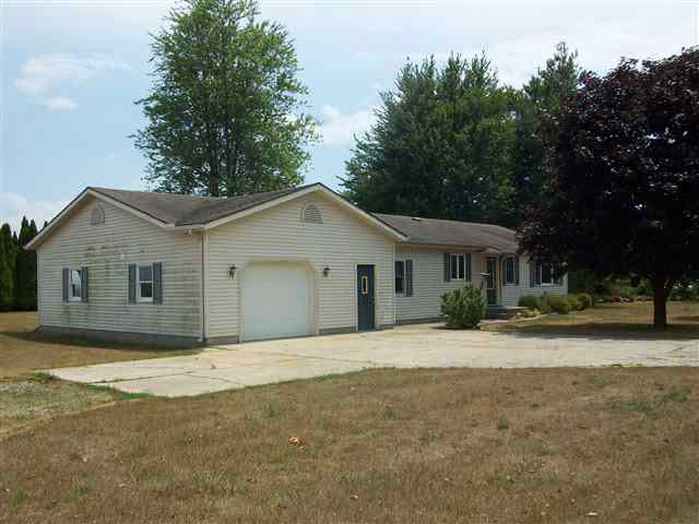 3305 S 00ew, Lagrange, IN 46761 photo 1