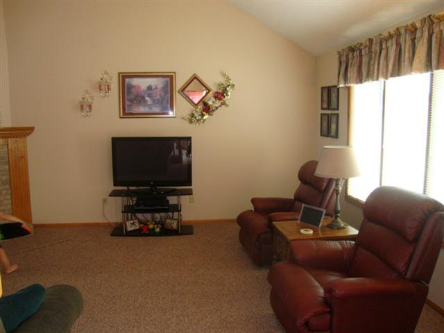13227 Windstone Ln, Grabill, IN 46741 photo 8