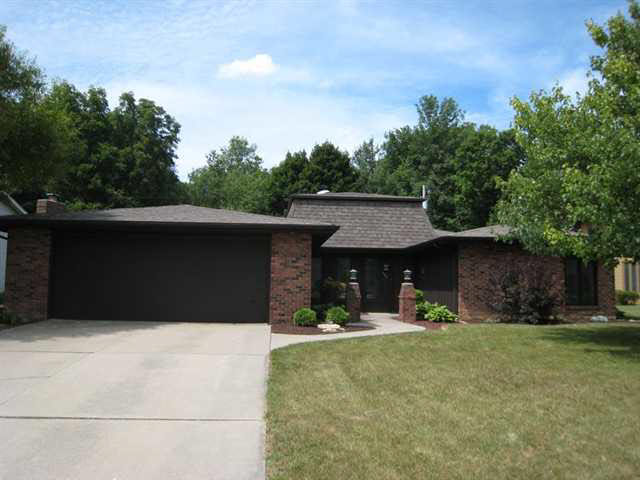 406 Duryea Dr, Auburn, IN 46706 photo 1