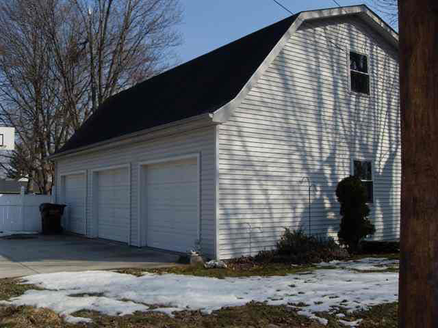 802 E Seventh, Auburn, IN 46706 photo 4