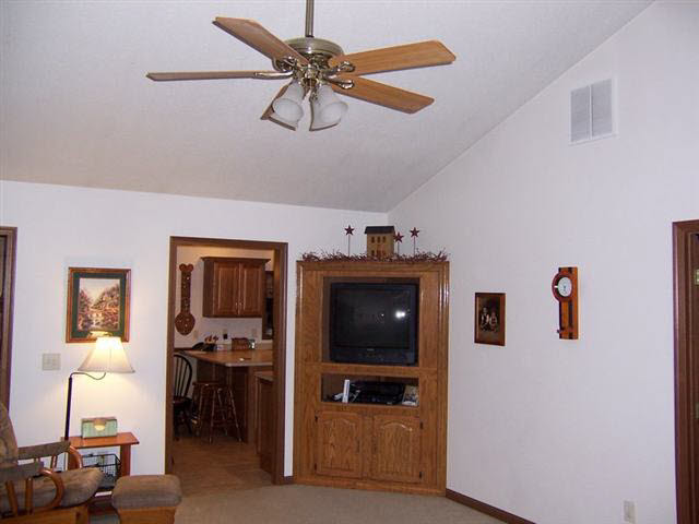204 S Walsh St, Garrett, IN 46738 photo 8