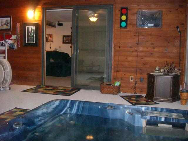 613 W Walnut Dr, Albion, IN 46701 photo 8