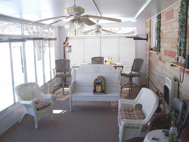 915 S Lee St, Garrett, IN 46738 photo 6