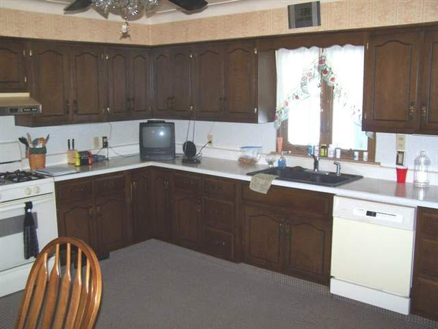 915 S Lee St, Garrett, IN 46738 photo 2