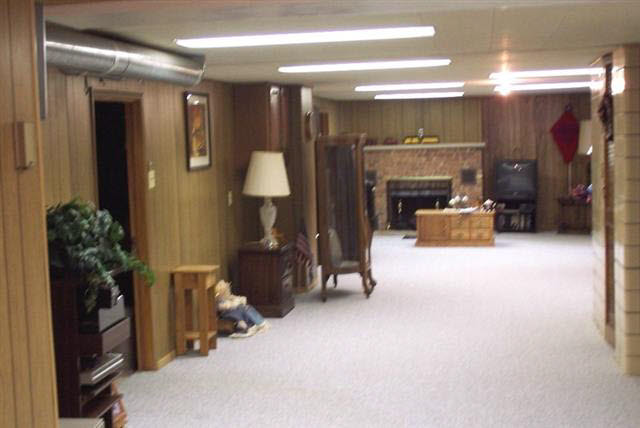 915 S Lee St, Garrett, IN 46738 photo 7