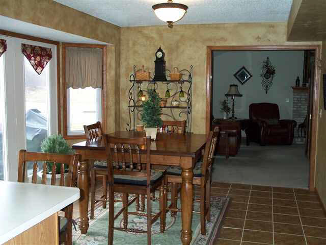 316 Willard Dr, Auburn, IN 46706 photo 3