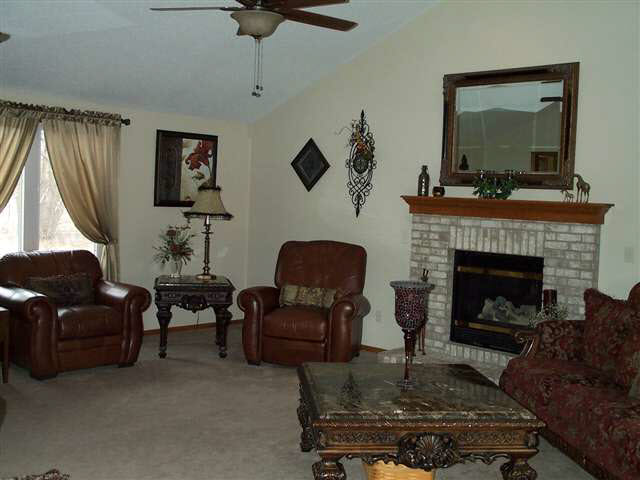 316 Willard Dr, Auburn, IN 46706 photo 4