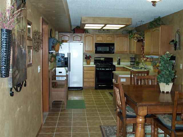 316 Willard Dr, Auburn, IN 46706 photo 2