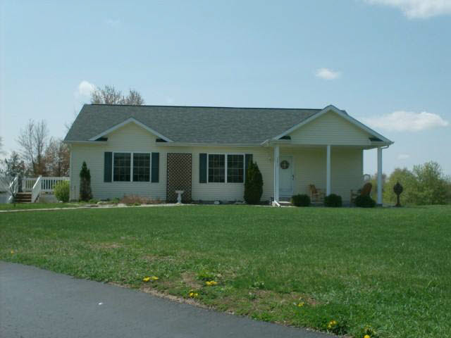 381 E 280 N, Angola, IN 46703 photo 2