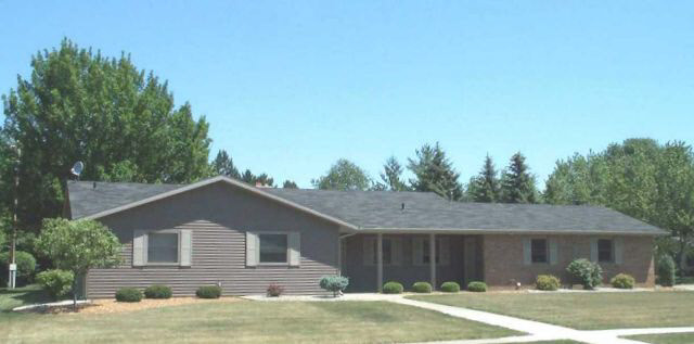 416 Duryea Dr, Auburn, IN 46706 photo 1