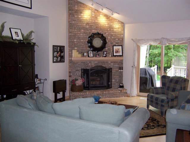 1428 Waynedale Dr, Garrett, IN 46738 photo 2